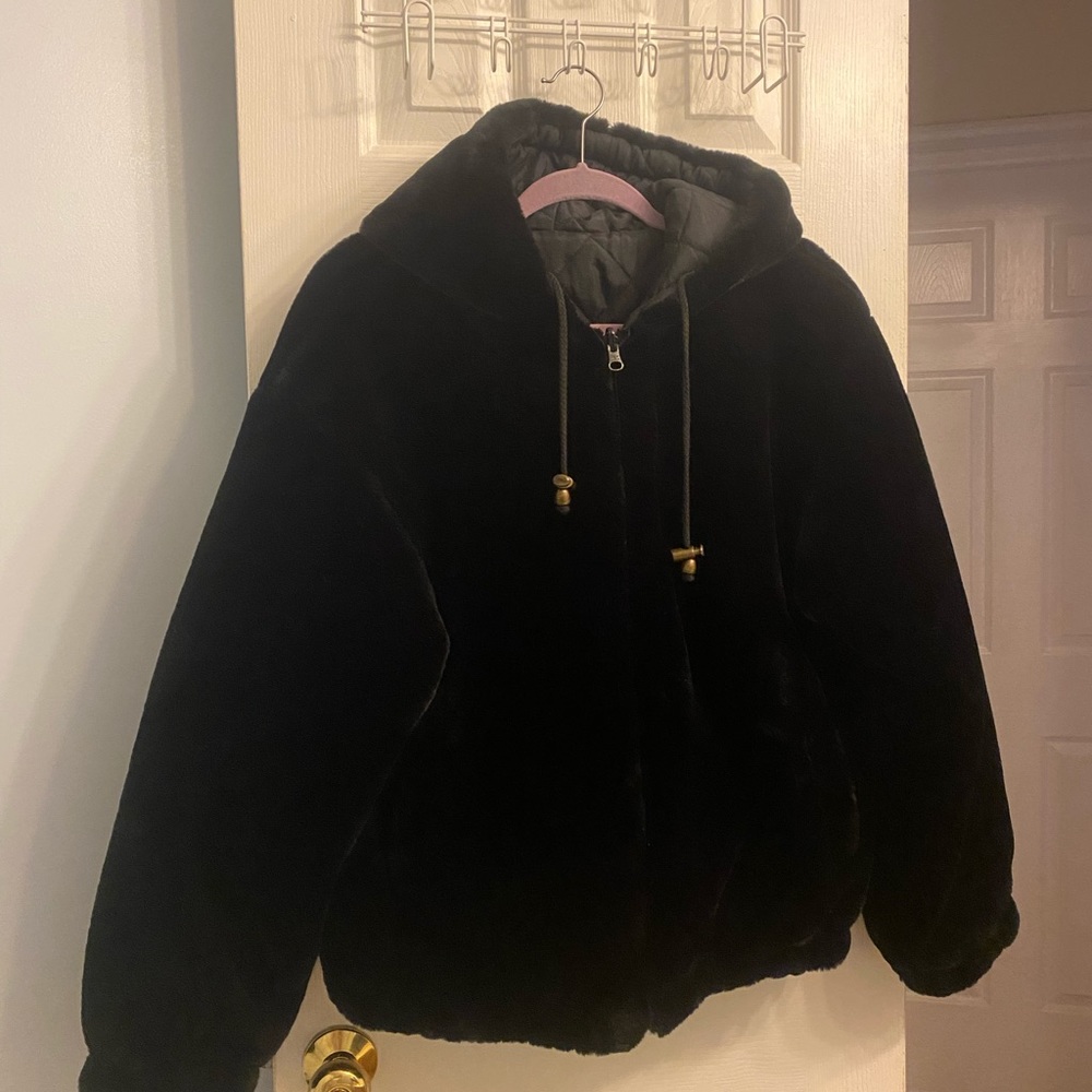 Brand new reversible size medium luxury hooded faux fur jacket